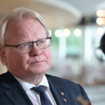 Hultqvist: ”Vi måste förse Ukraina med ammunition”