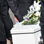 ”Folk dör som aldrig förr”: Begravningstiderna räcker inte till