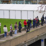 Data som kan avslöja om covid-vaccinerna har lett till ökad dödlighet hålls tillbaka