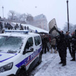 ”Frankrike tillhör oss!” – Polisman kallades ”smutsig fransman” och misshandlades i Paris